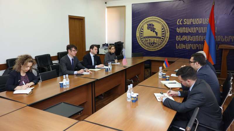 US Senate Representative Discusses Energy Cooperation with Armenia